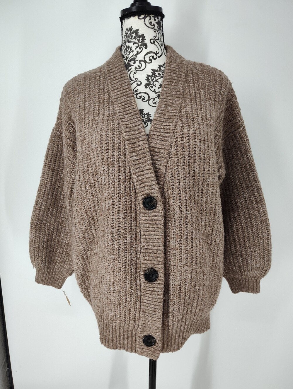 Universal Thread Women's Chunky Taupe Button Front Cardigan Size Small